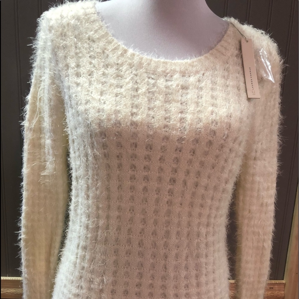 💐NWT Lauren Conrad beautiful cream color sweater.